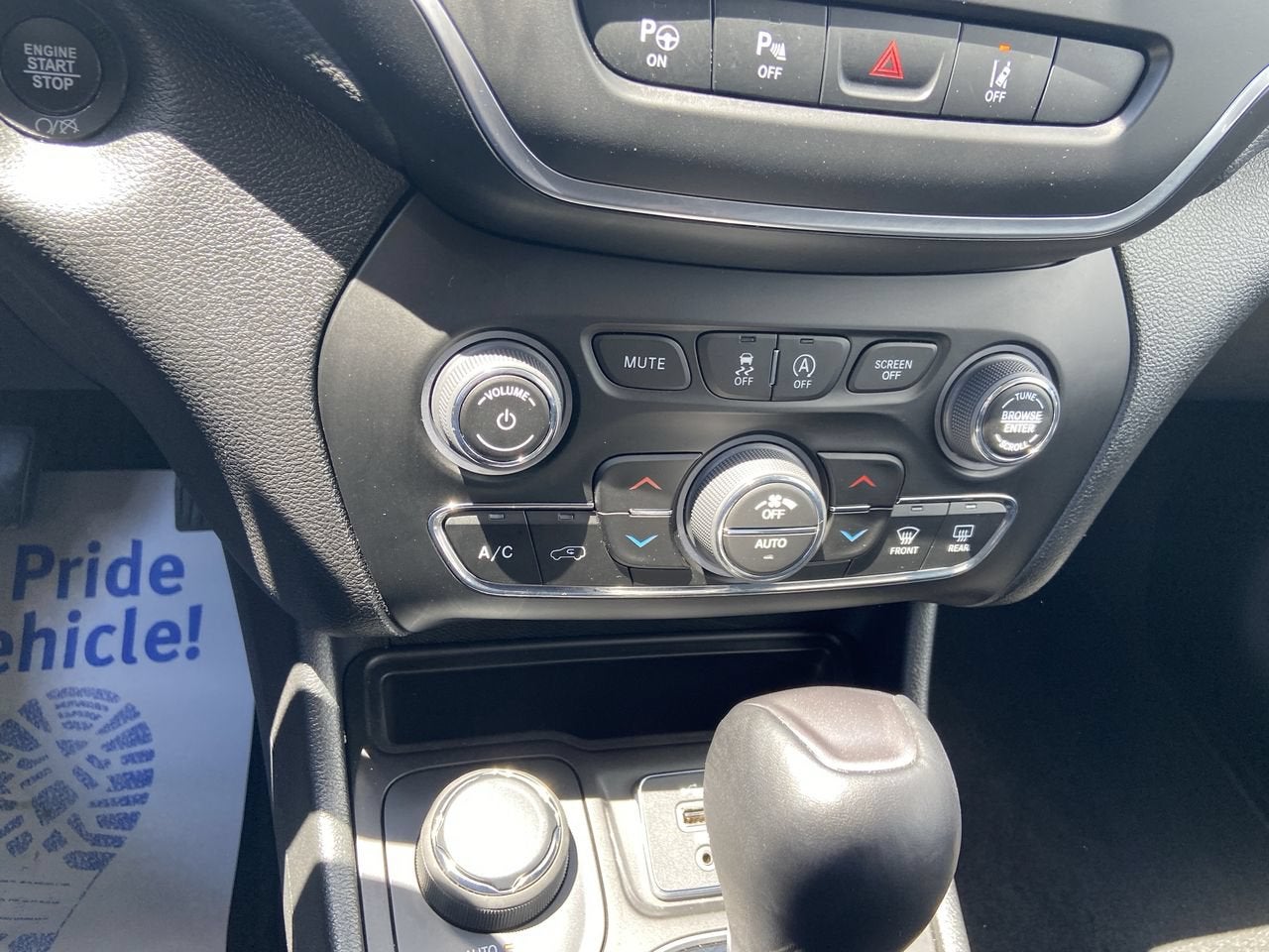 2023 Jeep Cherokee Altitude Lux