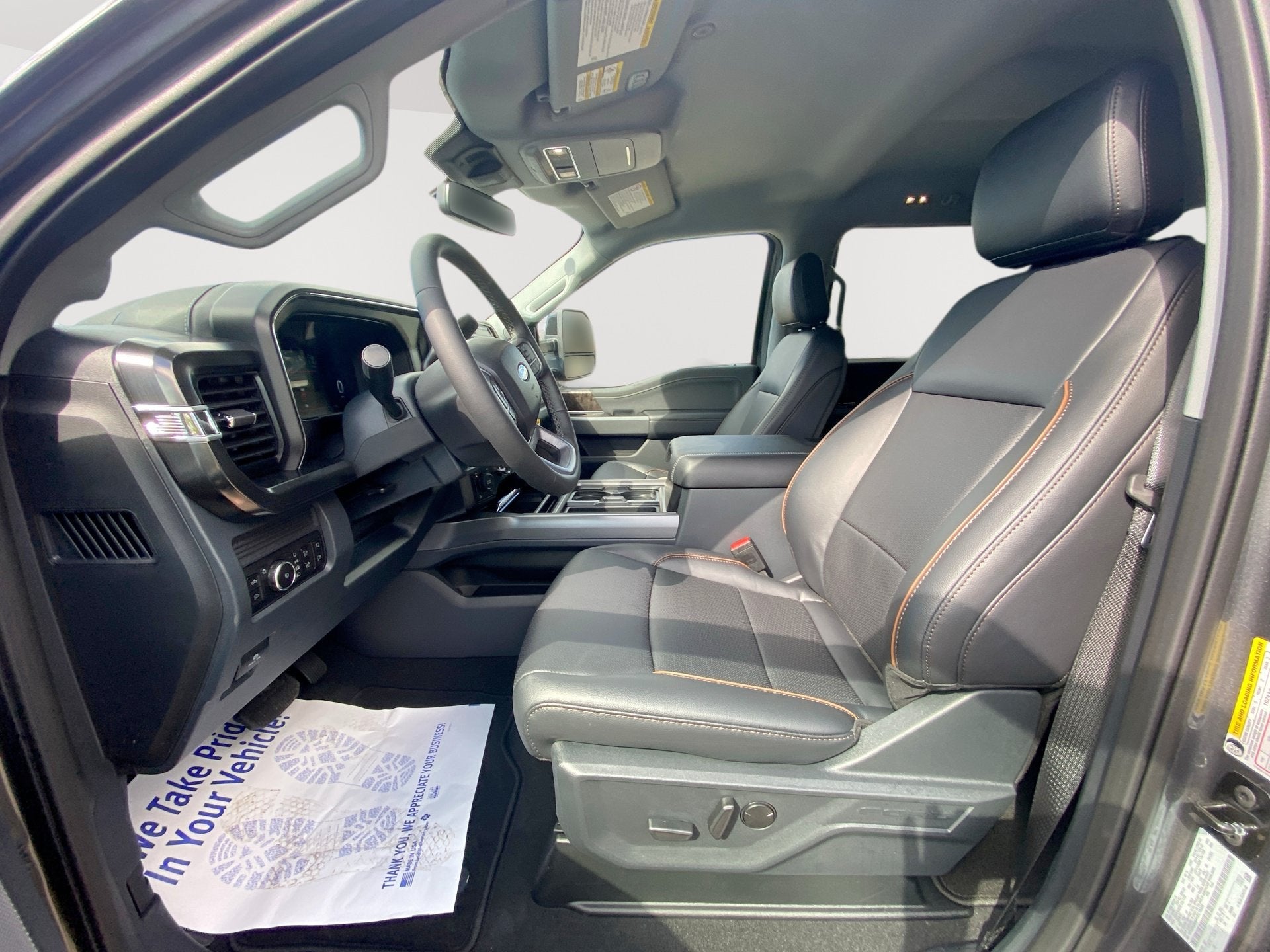 2027 Ford Super Duty F-350 SRW LARIAT