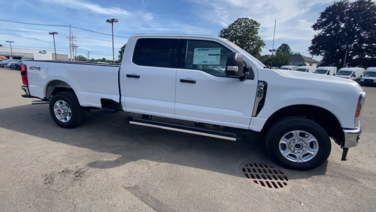 2026 Ford Super Duty F-350 SRW XLT
