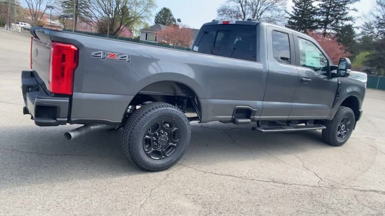 2026 Ford Super Duty F-350 SRW Base
