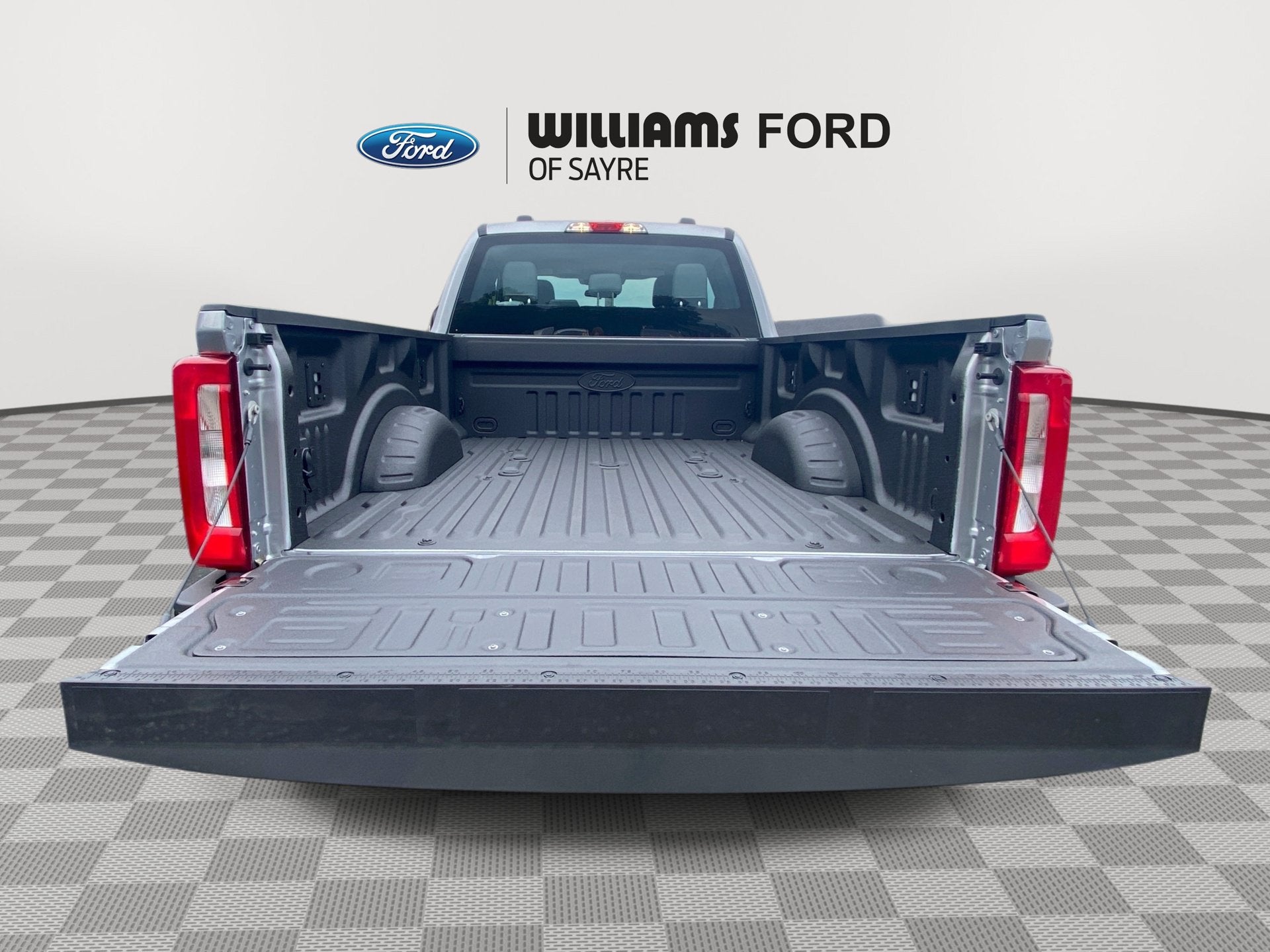 2027 Ford Super Duty F-350 SRW XL