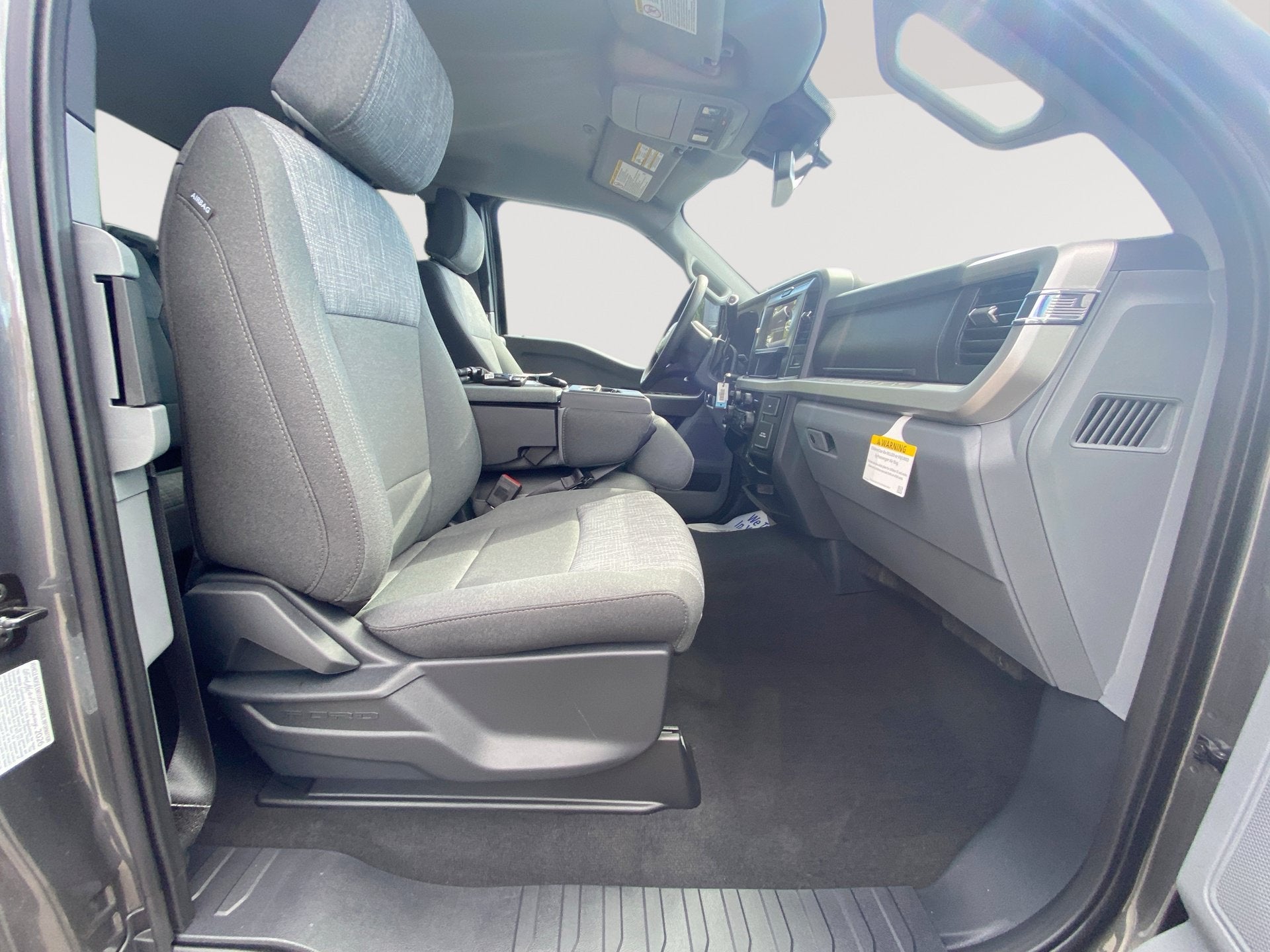 2027 Ford Super Duty F-350 SRW XLT