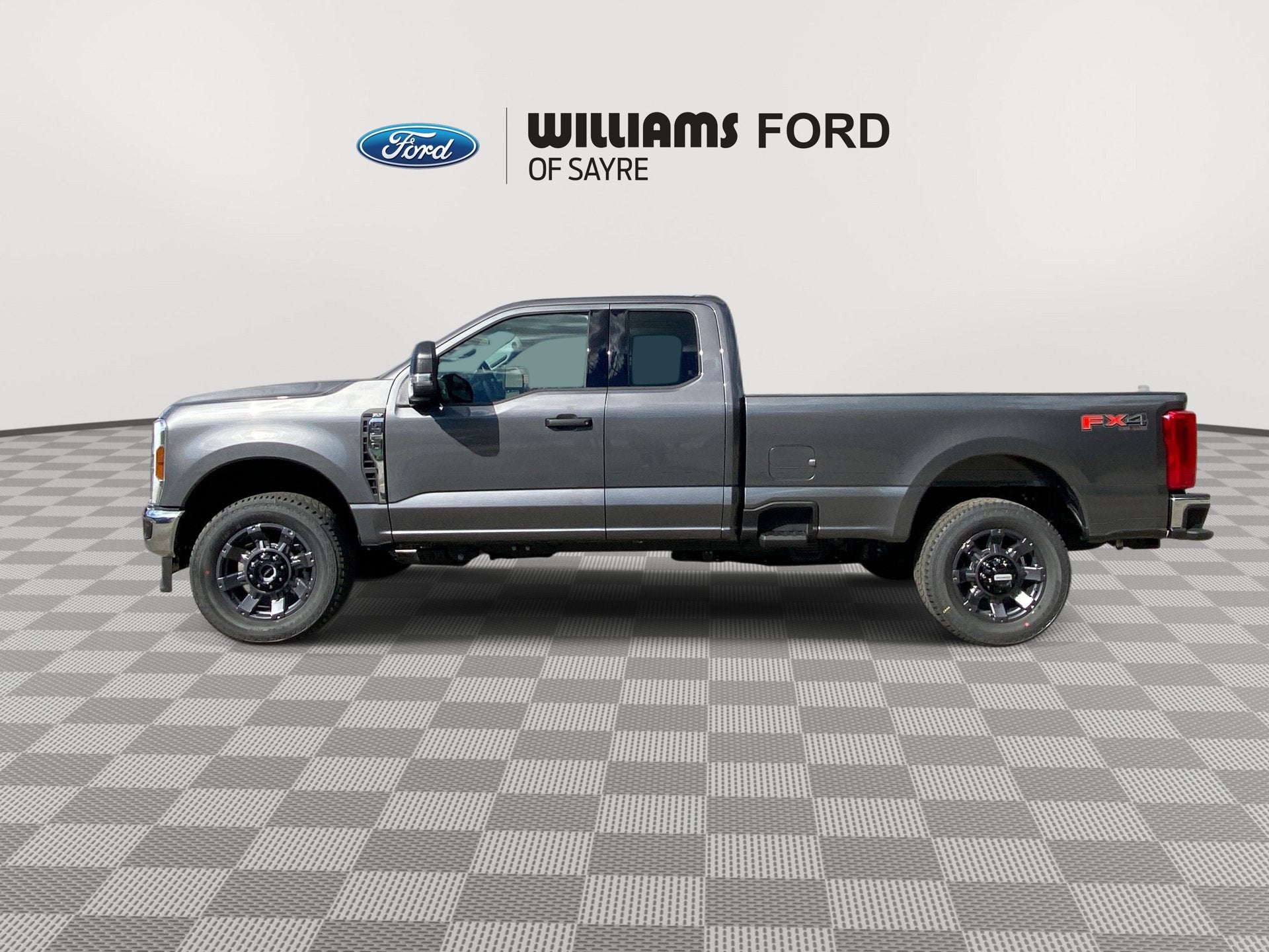 2027 Ford Super Duty F-350 SRW F-350® XLT