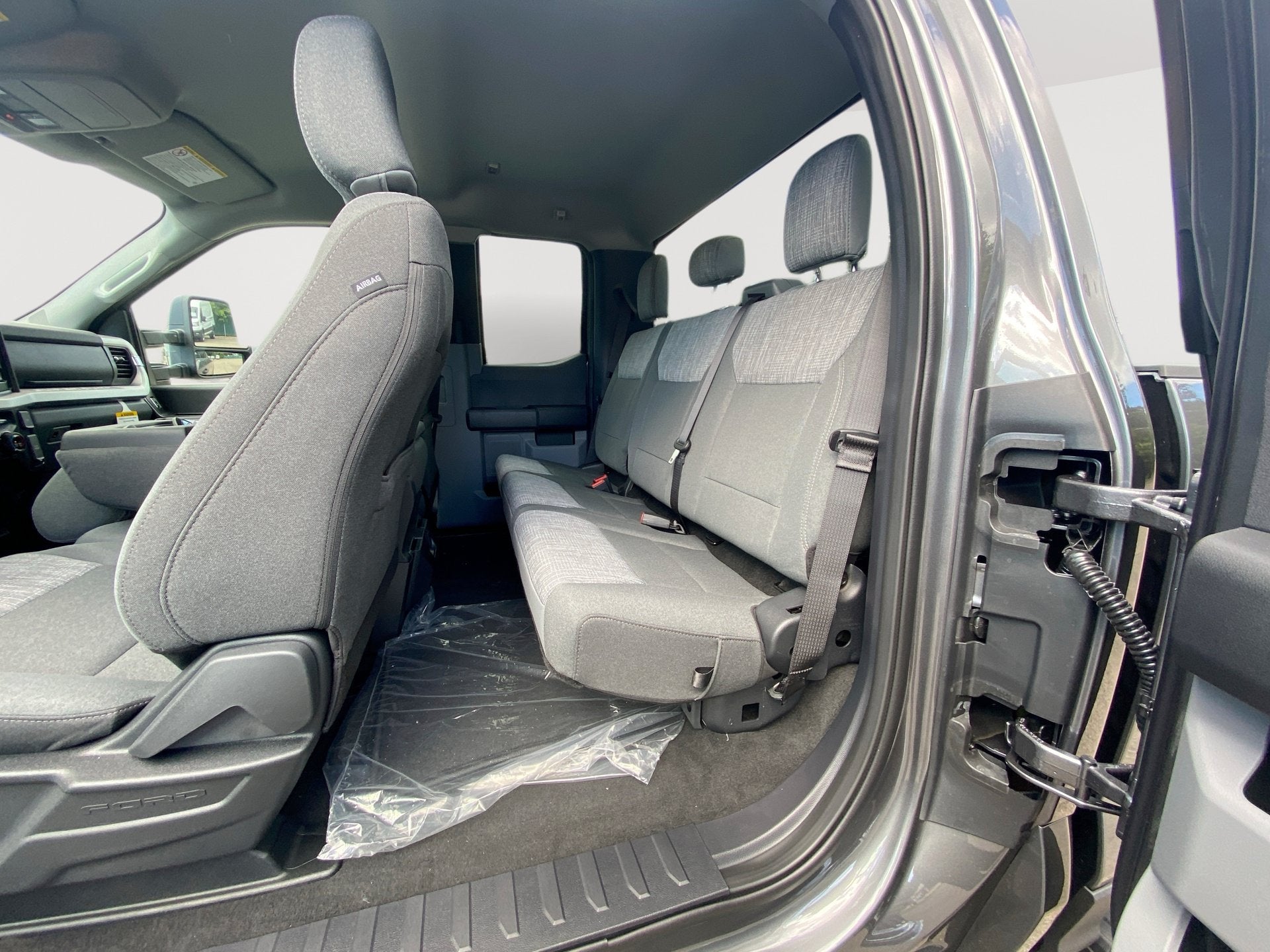 2027 Ford Super Duty F-350 SRW F-350® XLT