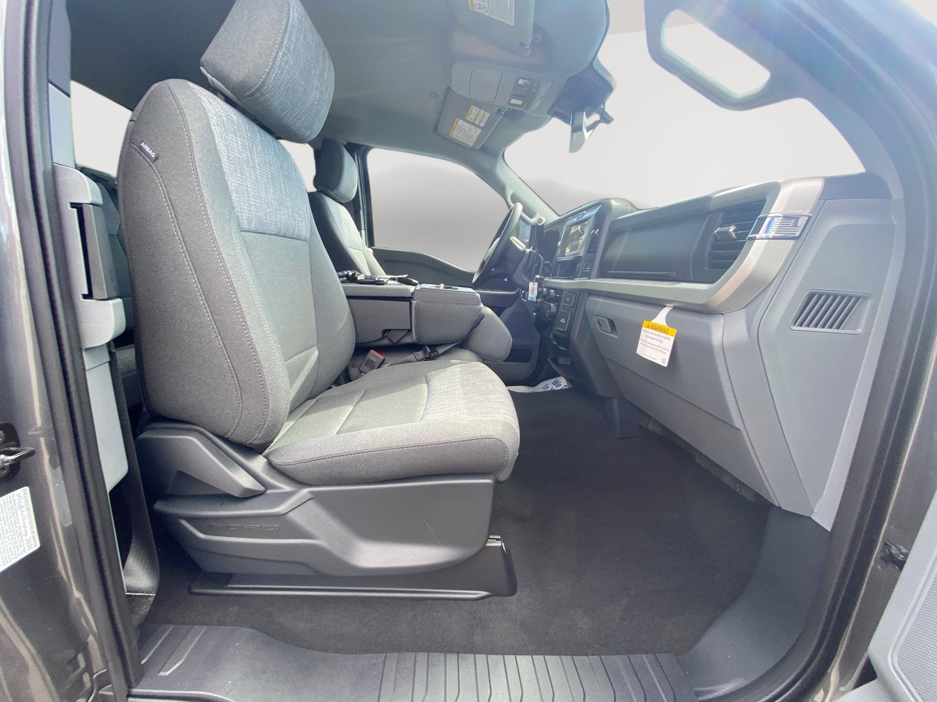 2027 Ford Super Duty F-350 SRW F-350® XLT