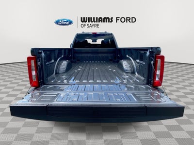 2027 Ford Super Duty F-350 SRW XLT