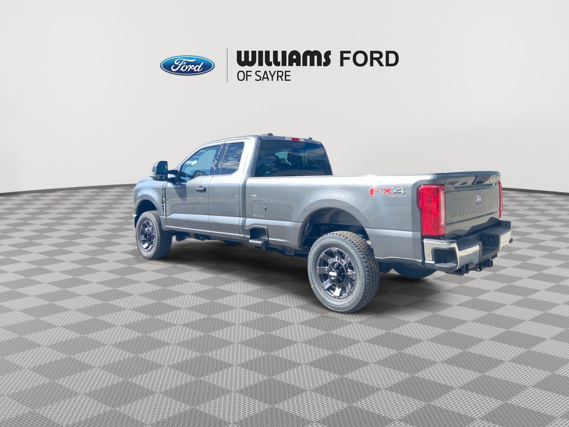 2027 Ford Super Duty F-350 SRW F-350® XLT