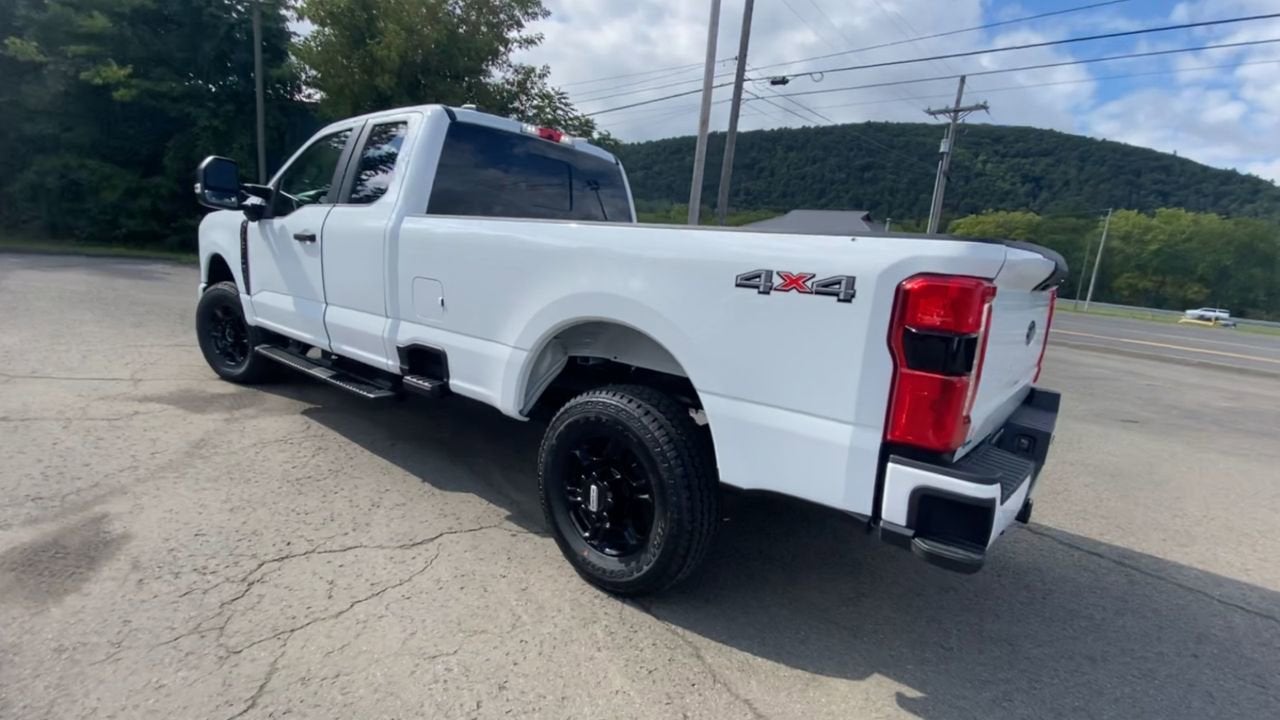 2025 Ford Super Duty F-350 SRW XL