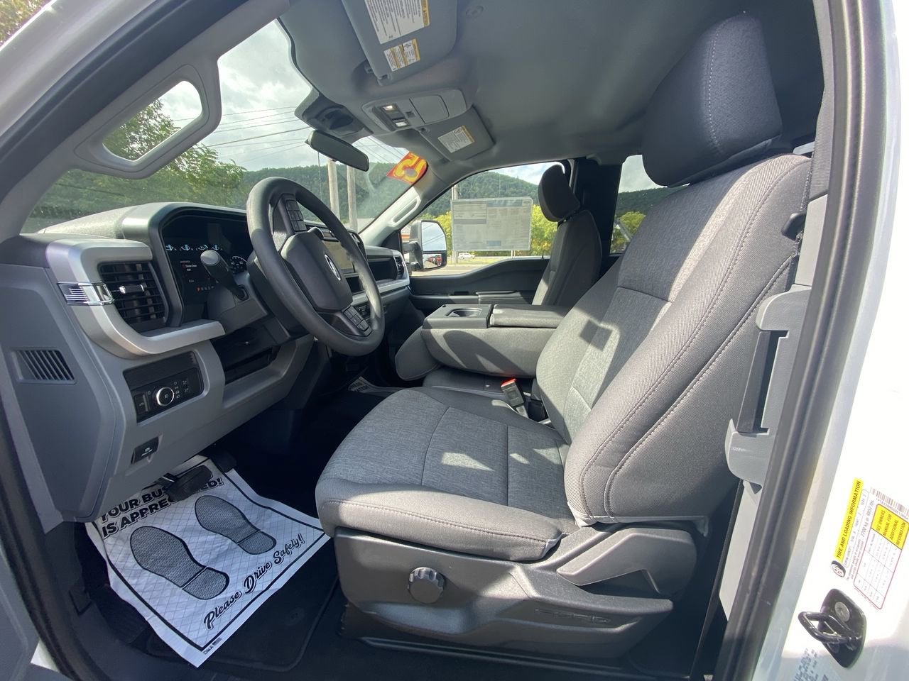 2025 Ford Super Duty F-350 SRW XL