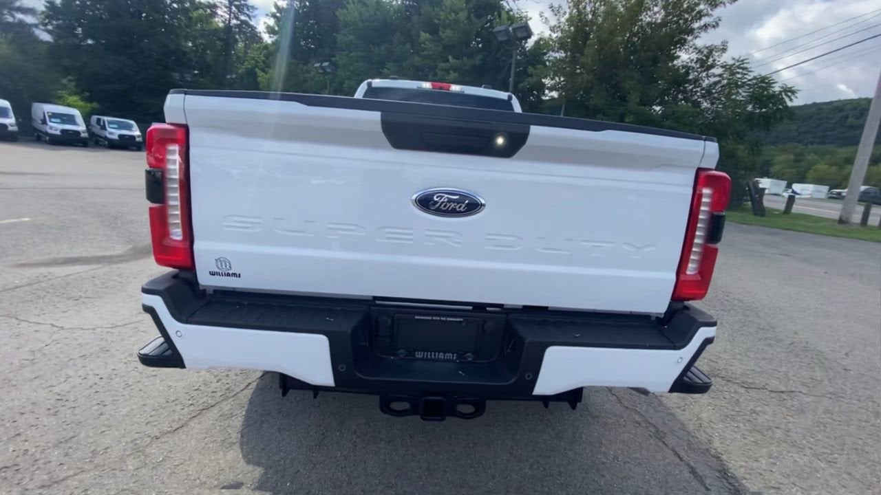 2025 Ford Super Duty F-350 SRW XL