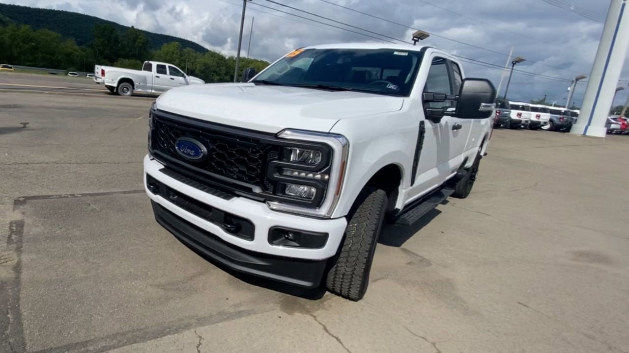 2025 Ford Super Duty F-350 SRW XL