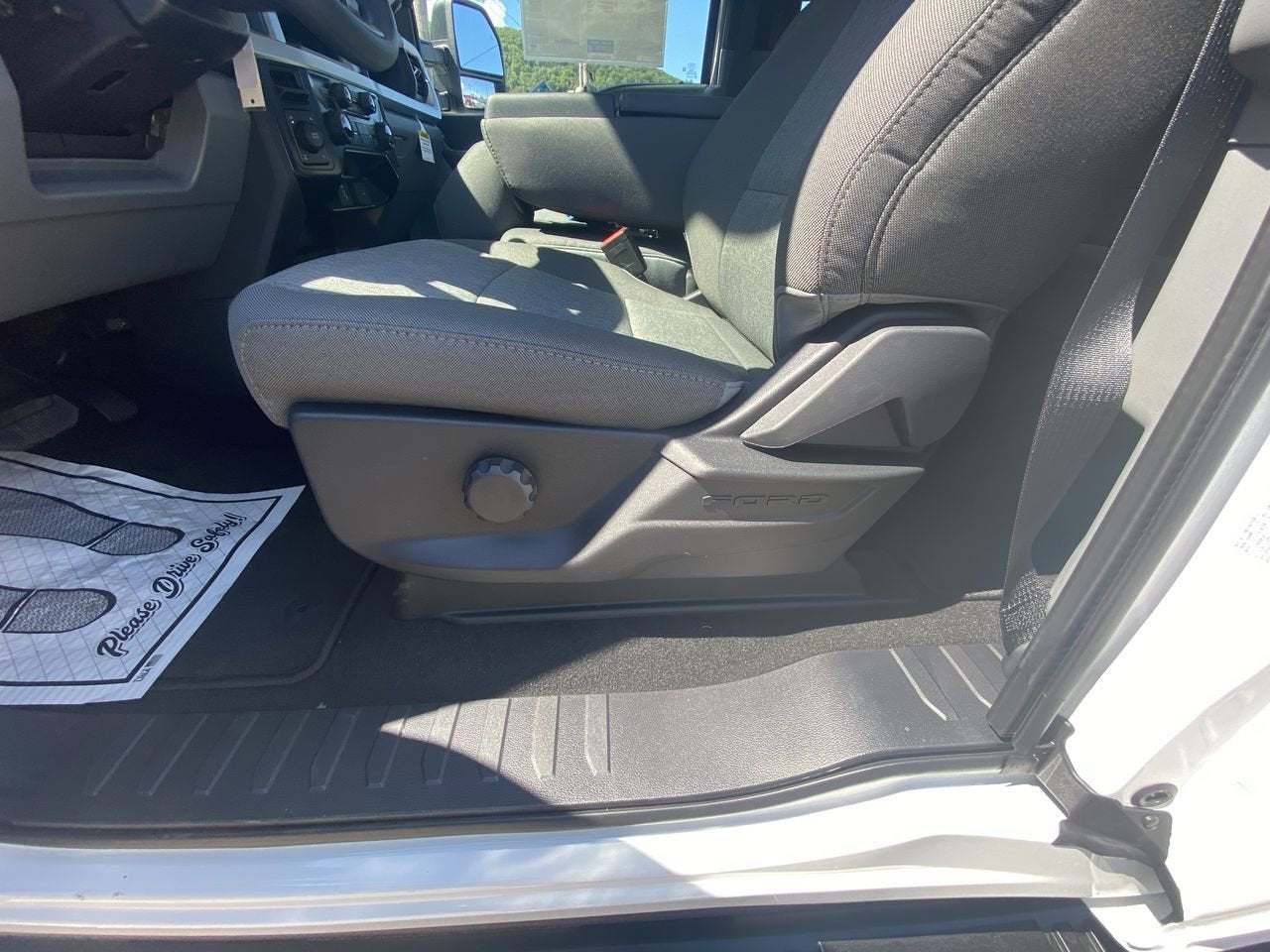 2025 Ford Super Duty F-350 SRW XL