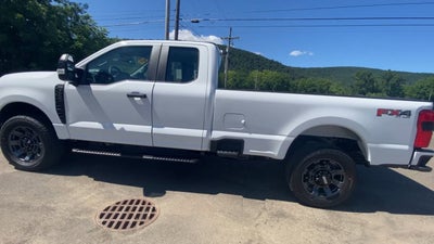 2025 Ford Super Duty F-350 SRW XL
