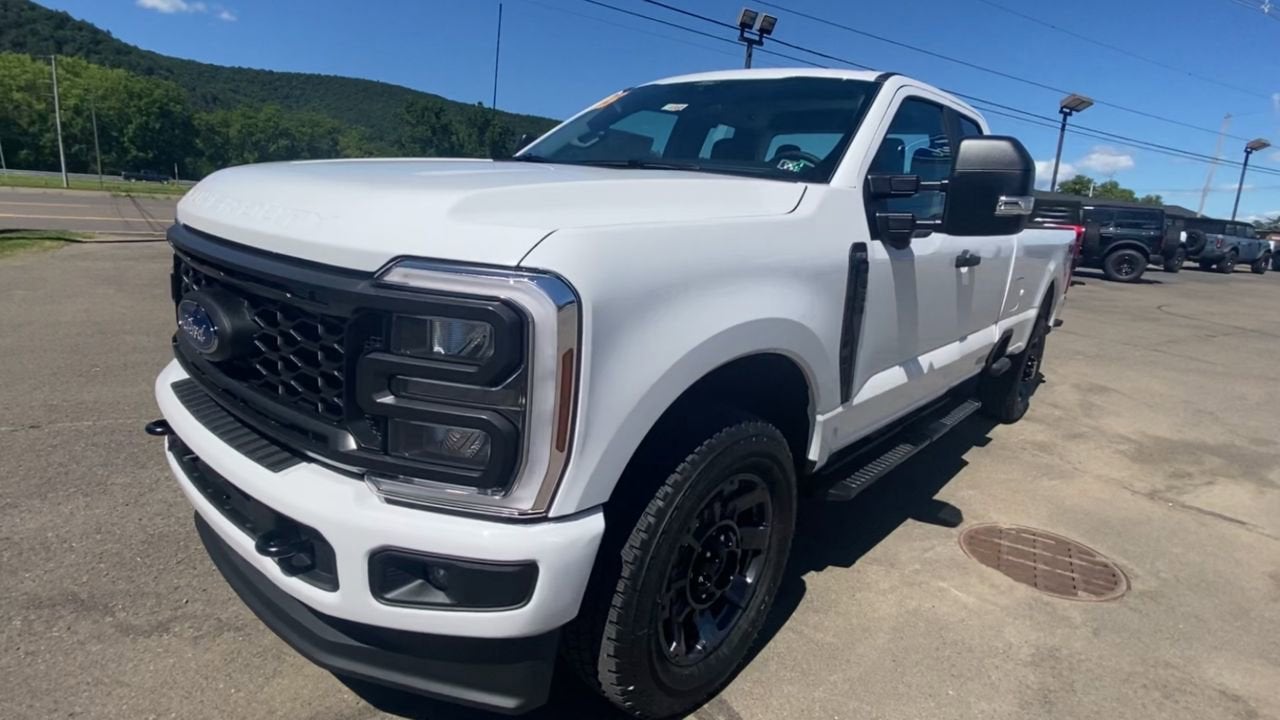 2025 Ford Super Duty F-350 SRW XL