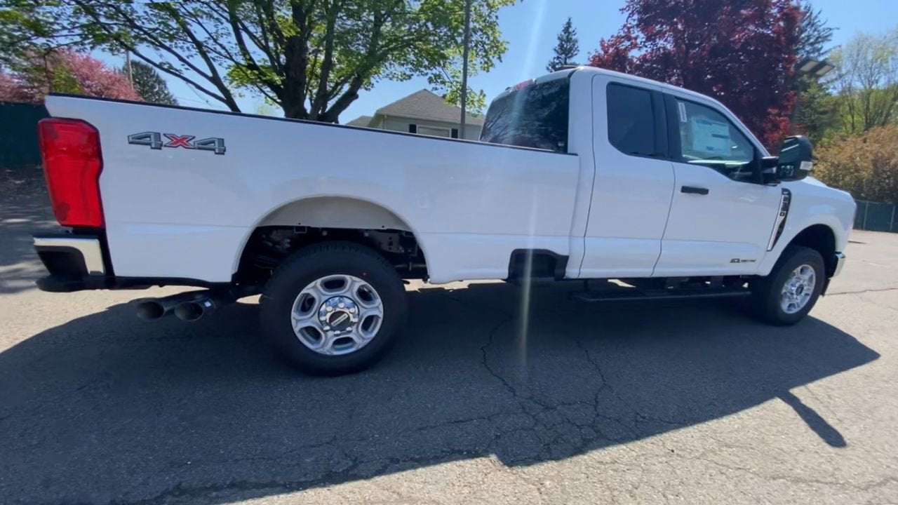 2026 Ford Super Duty F-350 SRW XLT