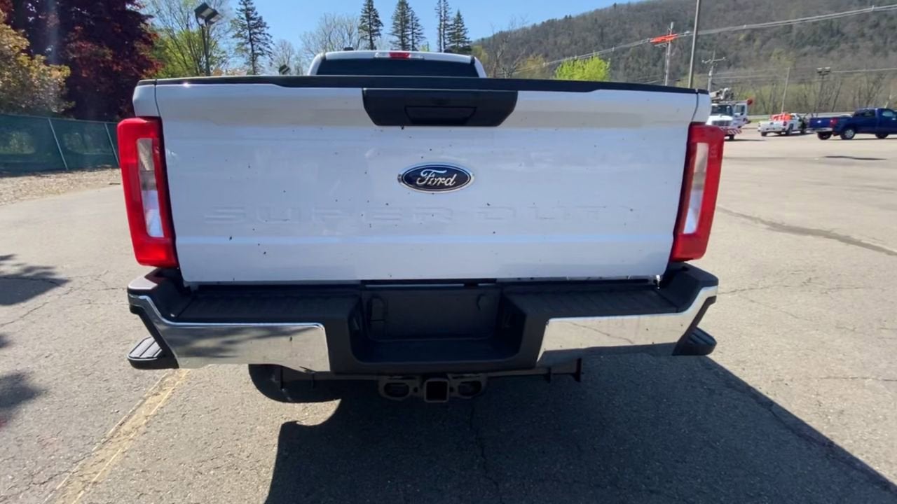 2026 Ford Super Duty F-350 SRW XLT