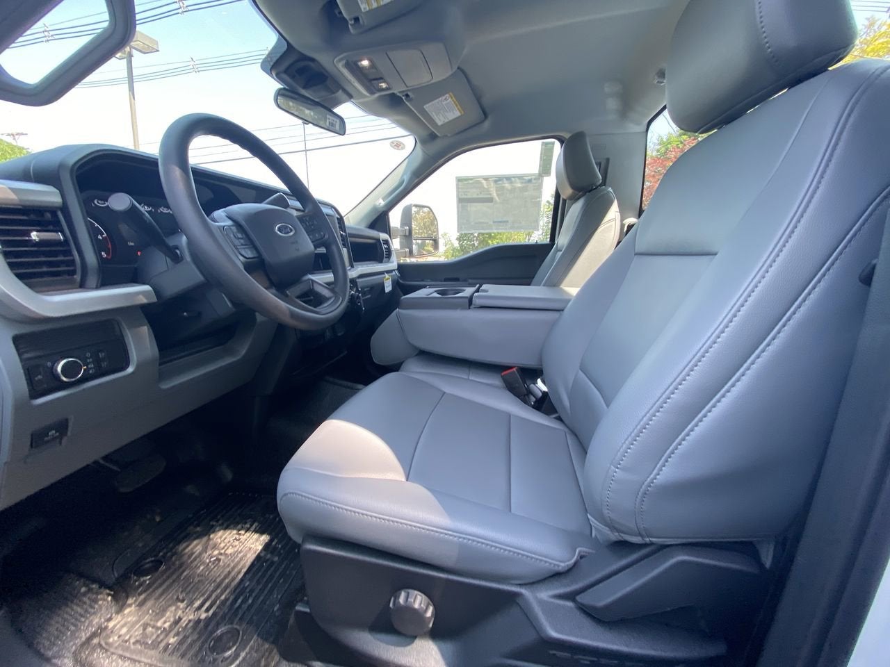 2025 Ford Super Duty F-350 SRW XL