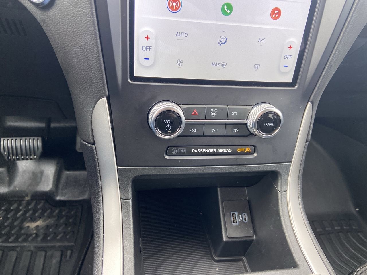 2024 Ford Edge SE