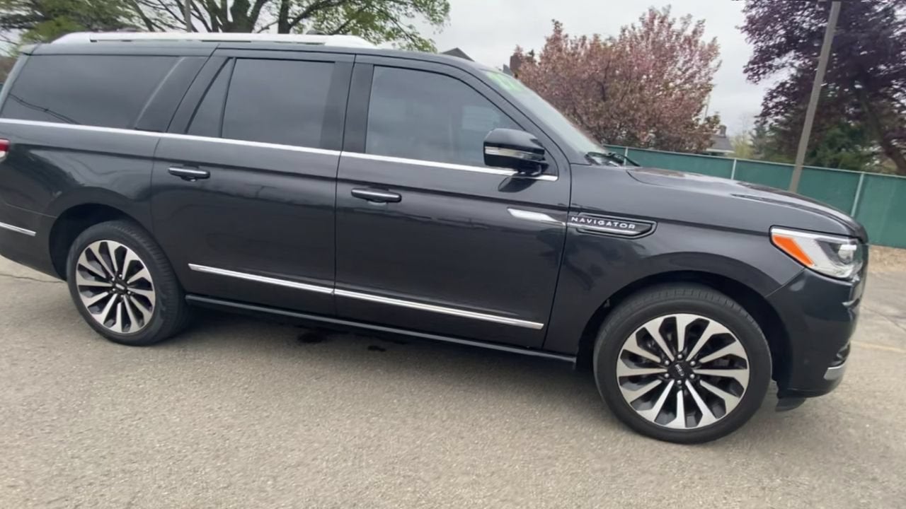 2022 Lincoln Navigator L Reserve