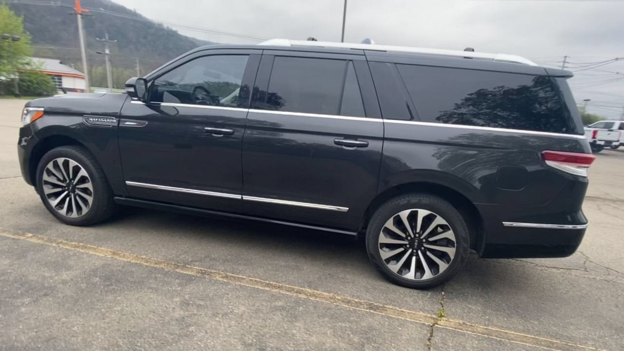 2022 Lincoln Navigator L Reserve