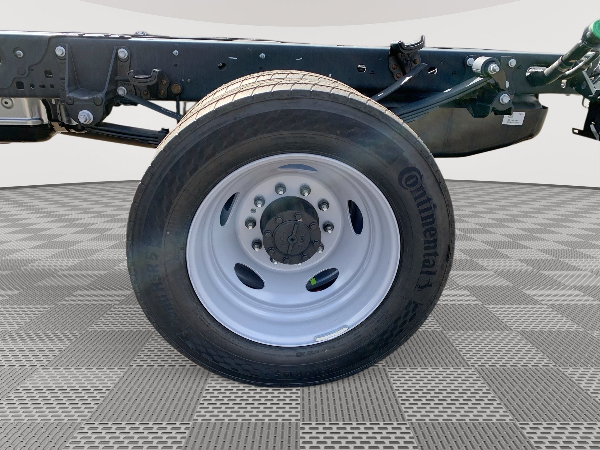 2027 Ford Super Duty F-450 DRW XL