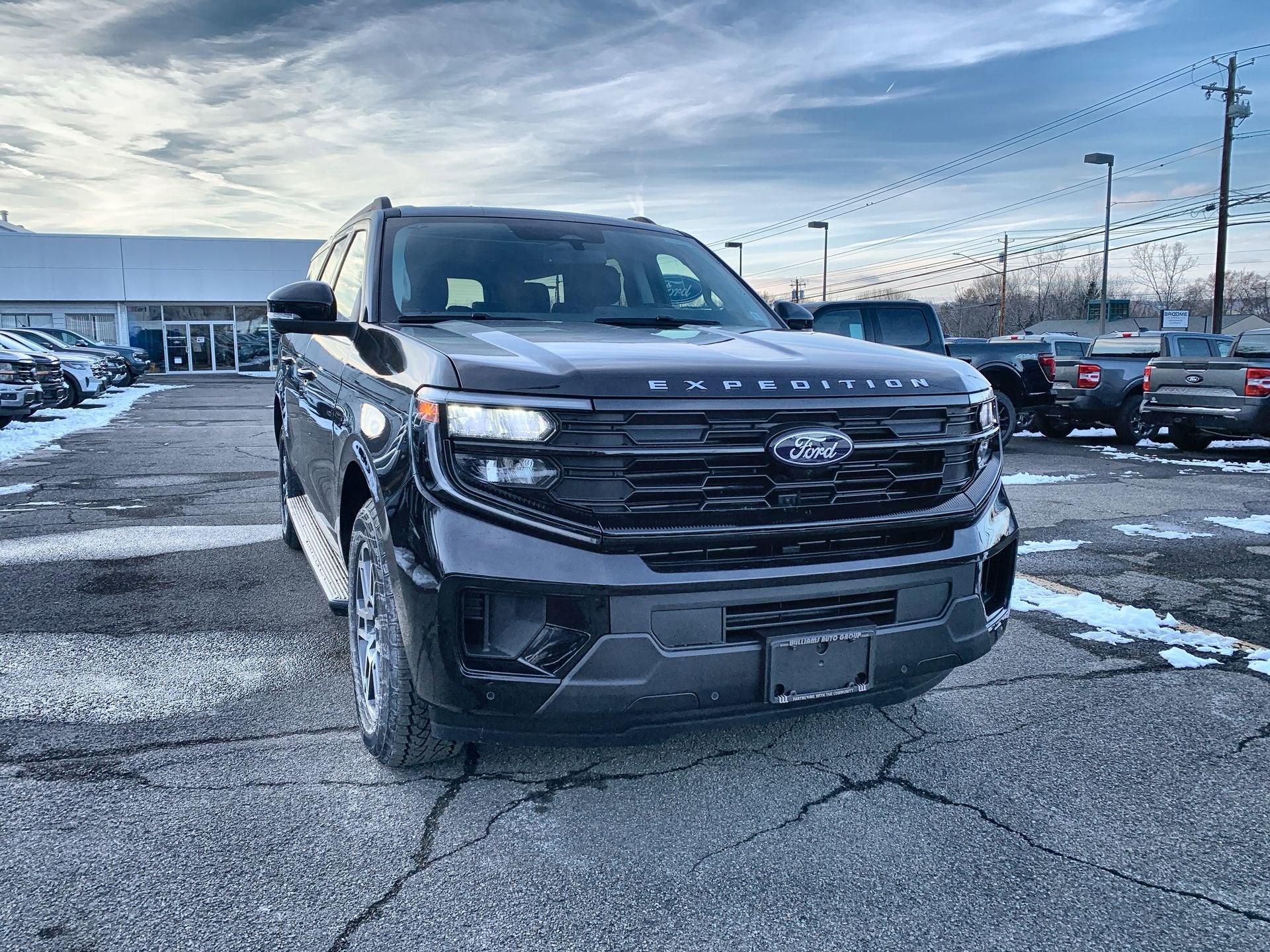 2025 Ford Expedition Max Active