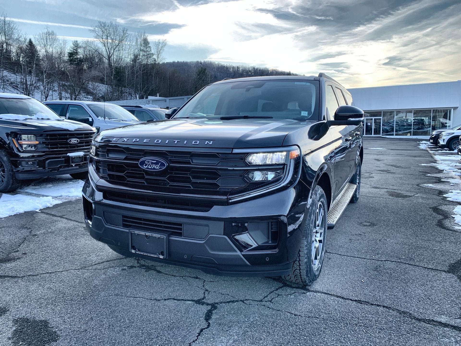 2025 Ford Expedition Max Active