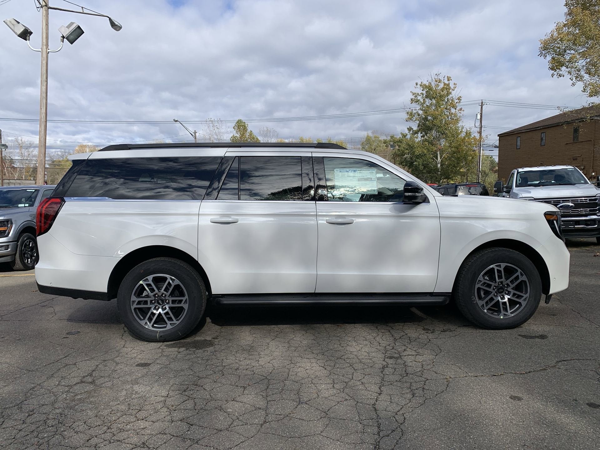 2025 Ford Expedition Max Active