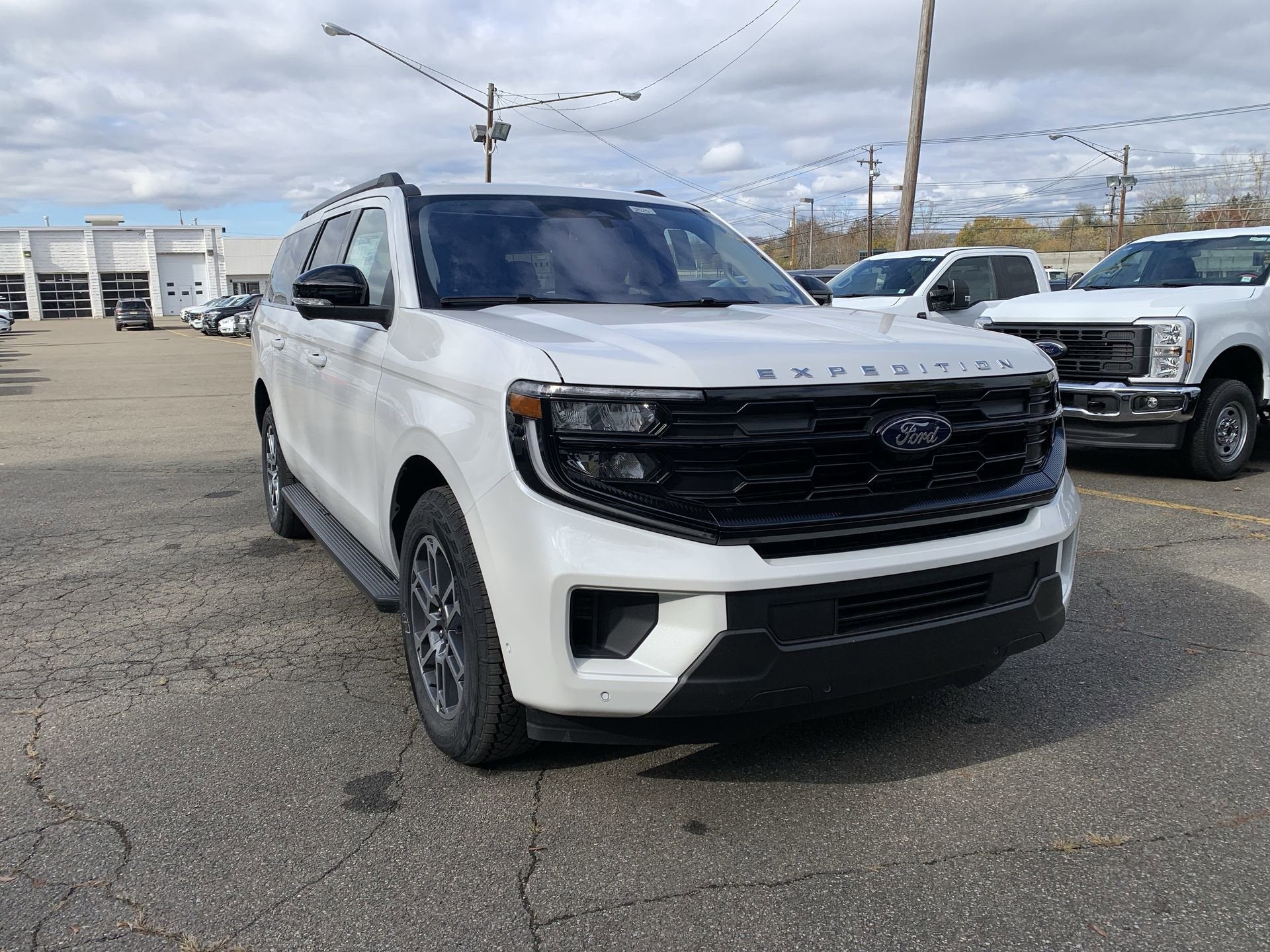 2025 Ford Expedition Max Active