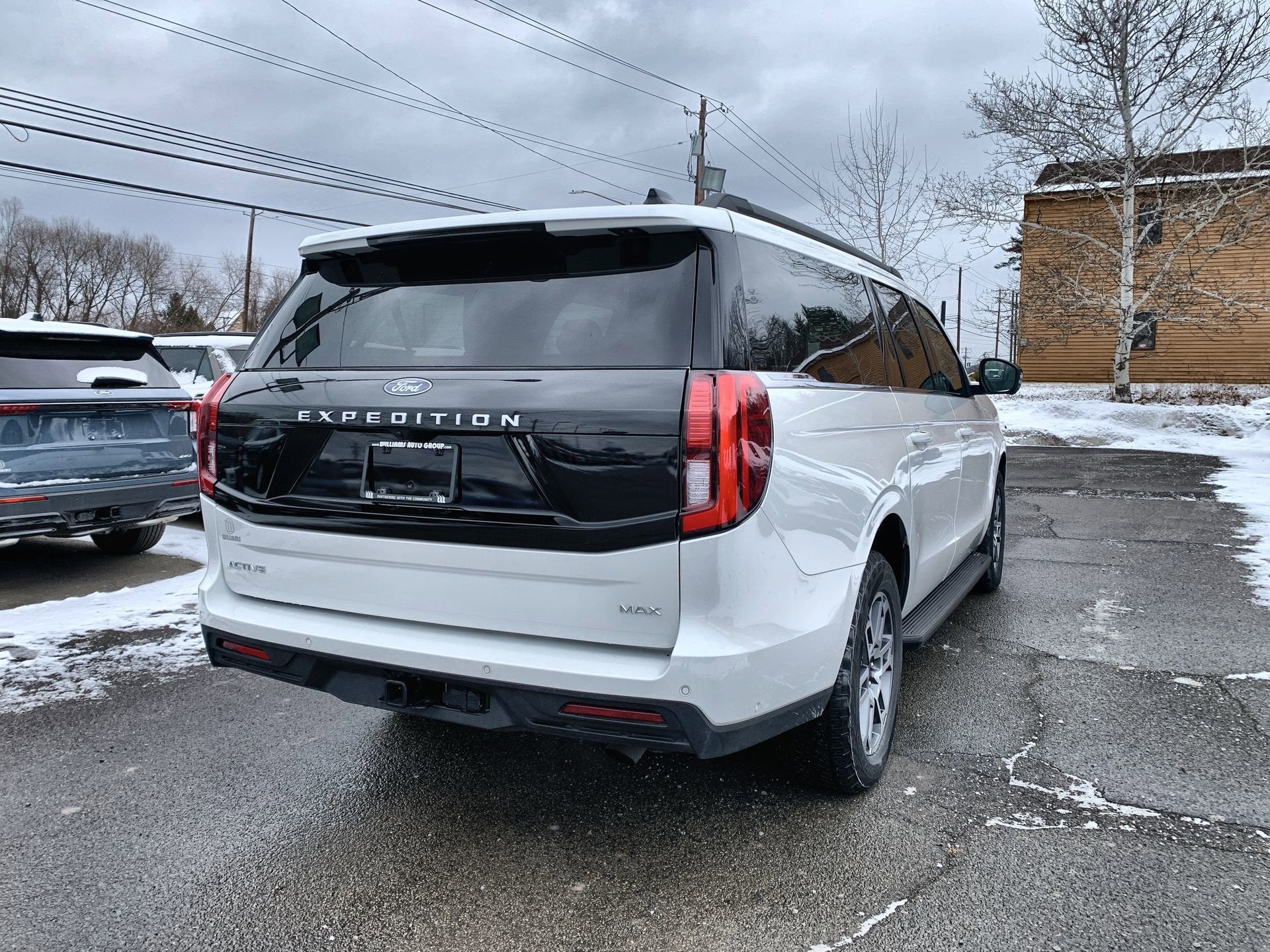 2025 Ford Expedition Max Active