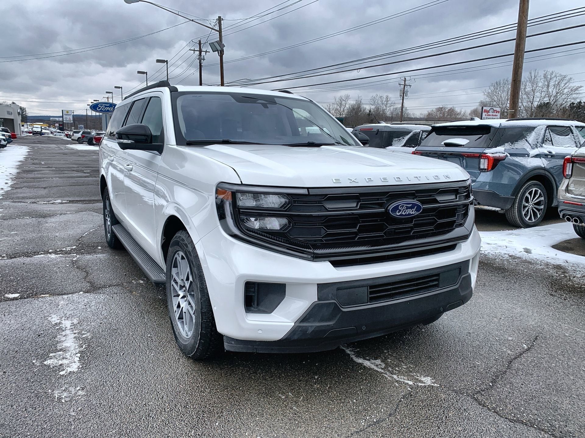 2025 Ford Expedition Max Active