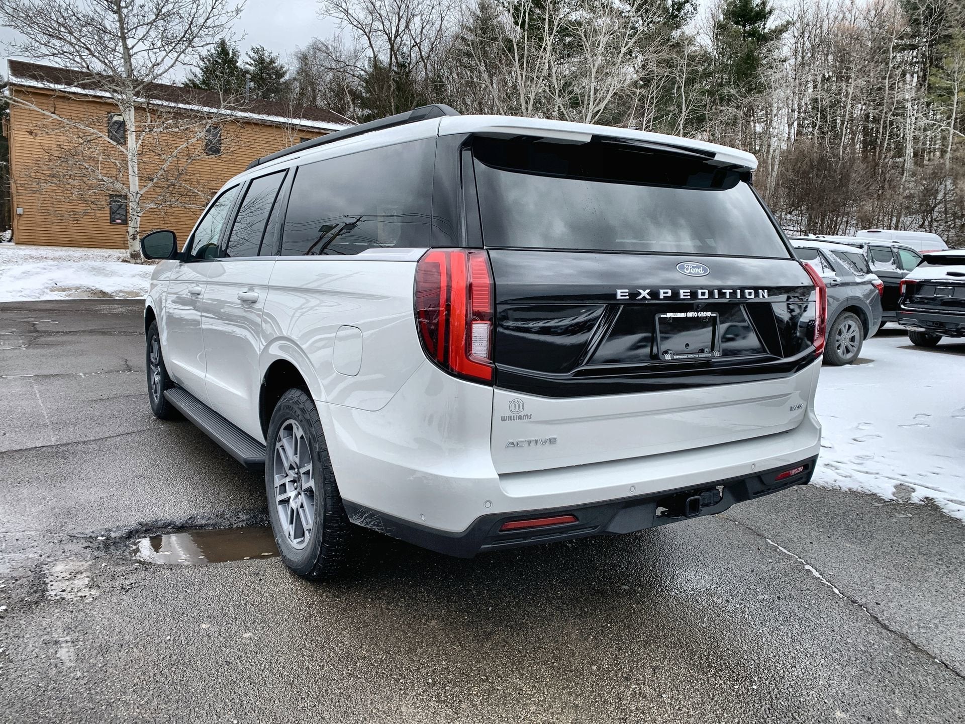 2025 Ford Expedition Max Active