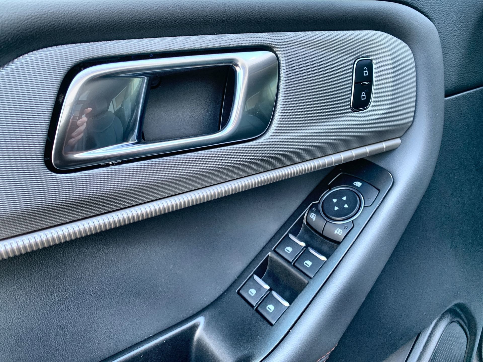 2026 Ford Explorer Active w/100A Pkg