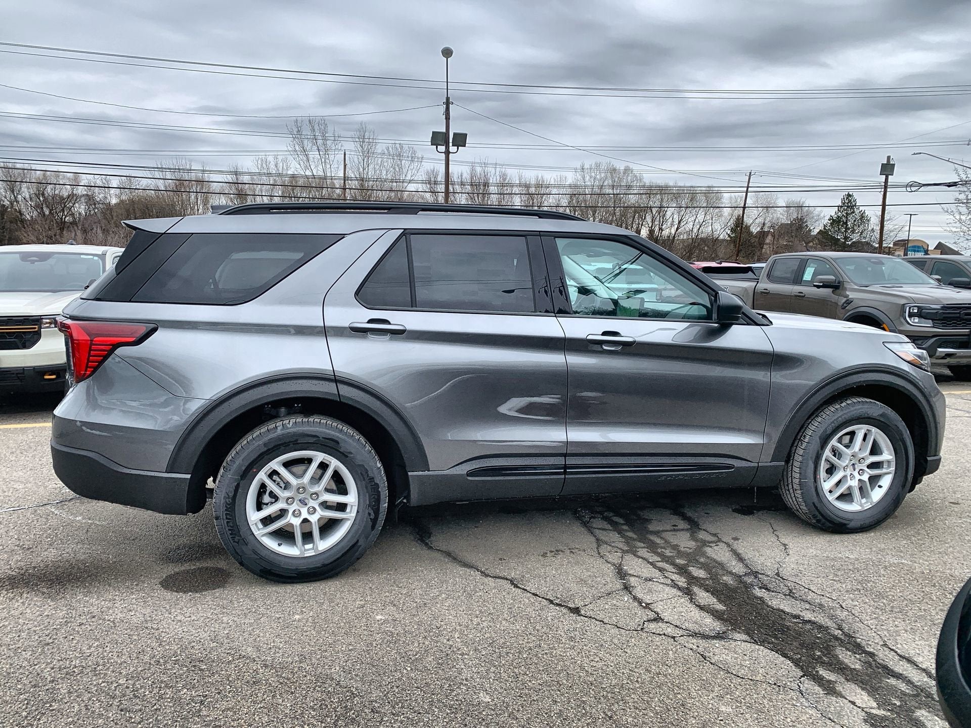 2026 Ford Explorer Active w/200A Pkg