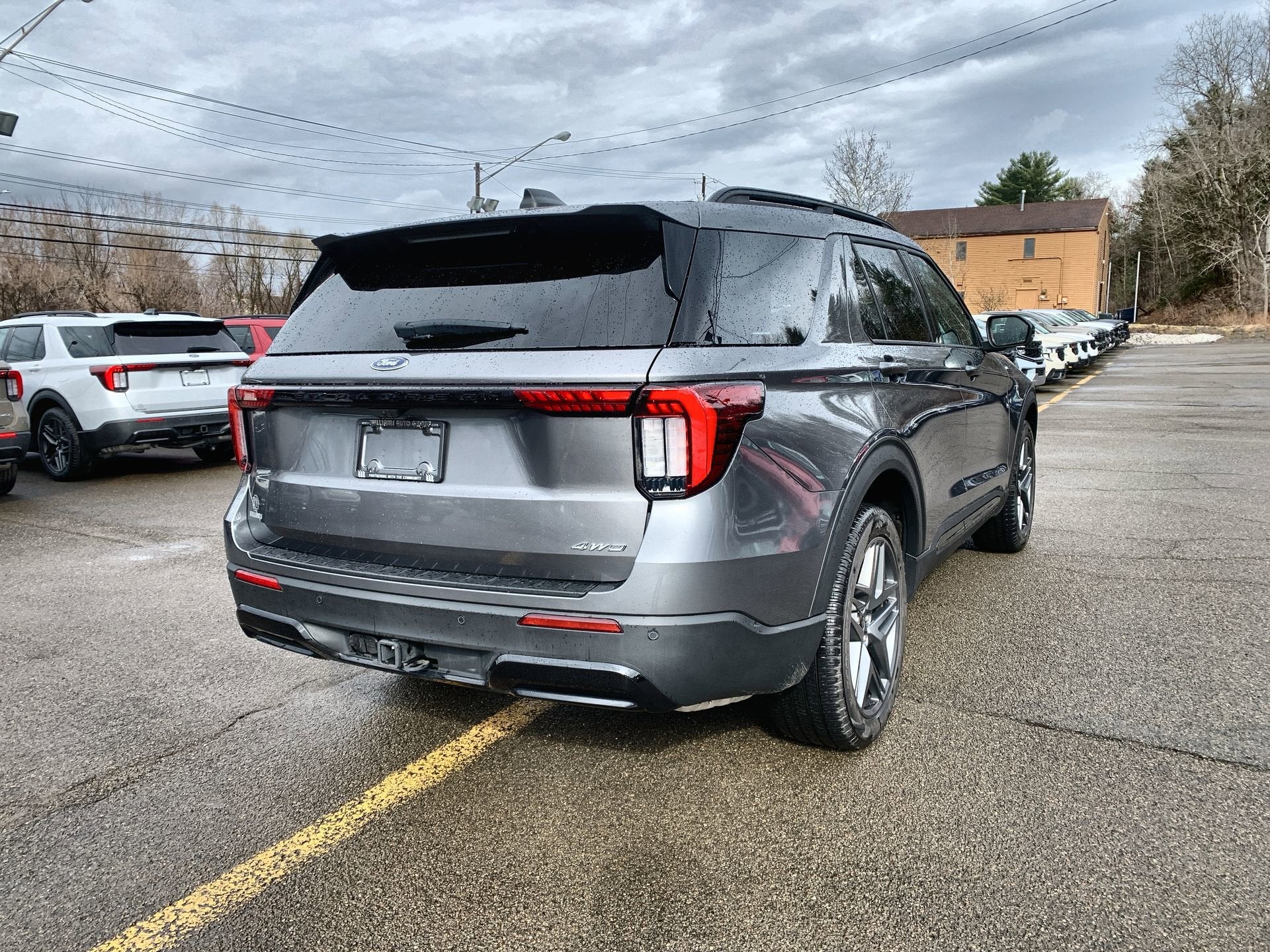 2025 Ford Explorer ST-Line