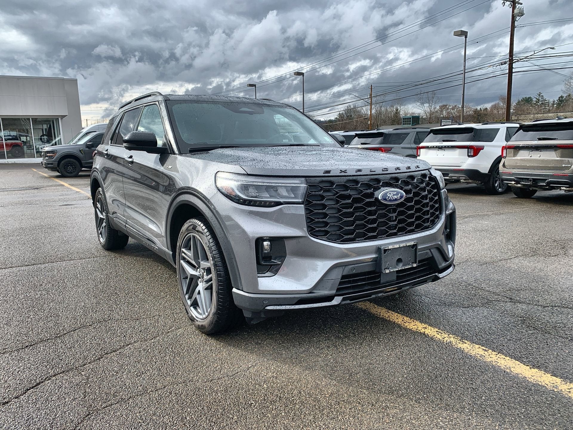 2025 Ford Explorer ST-Line