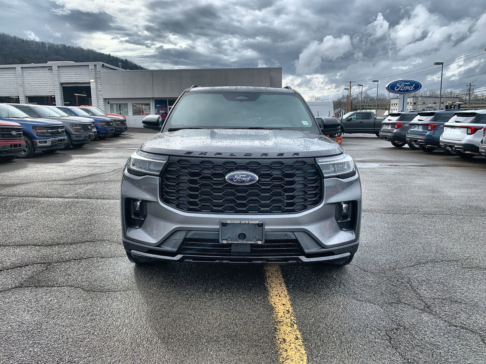 2025 Ford Explorer ST-Line