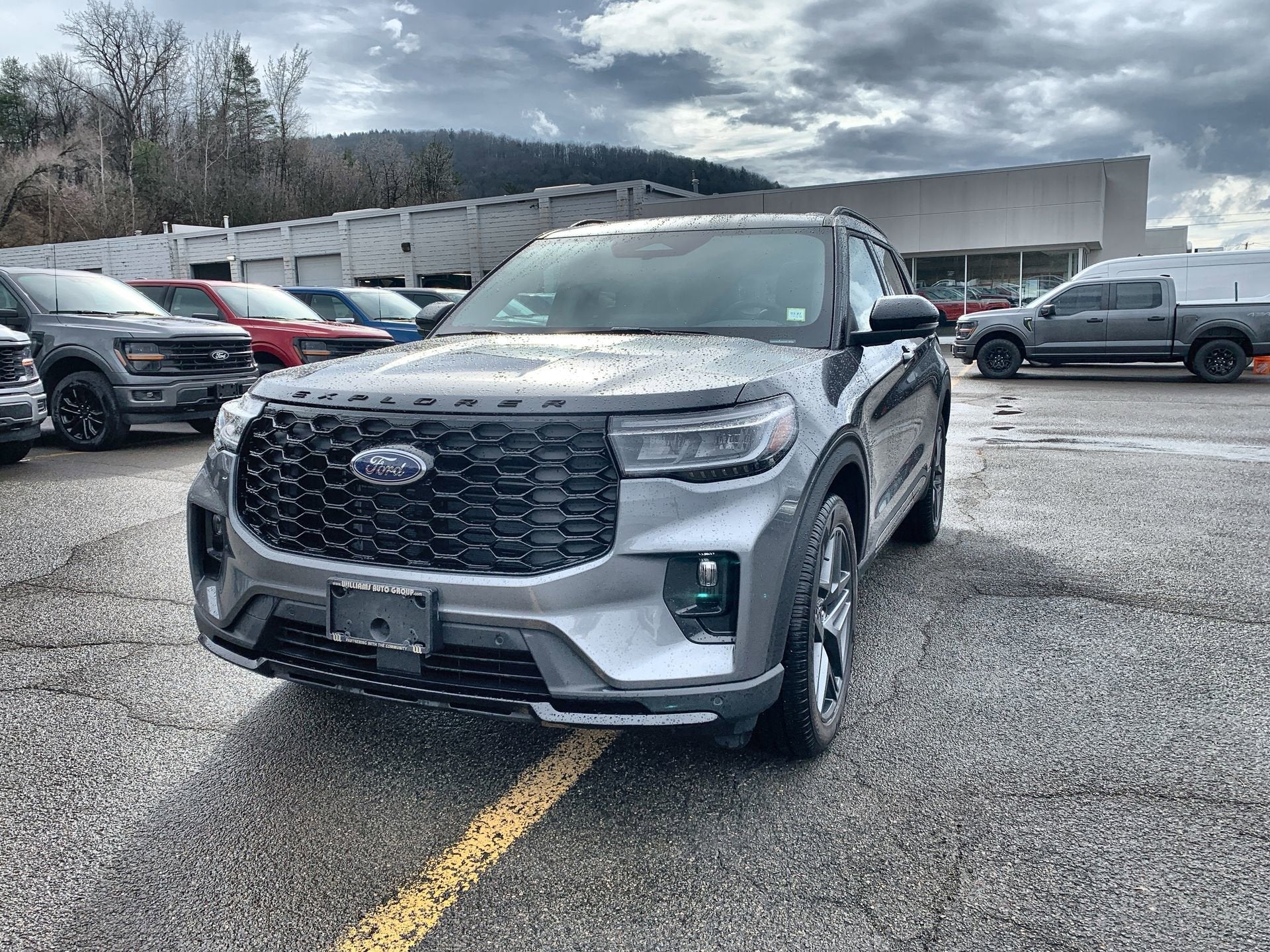 2025 Ford Explorer ST-Line