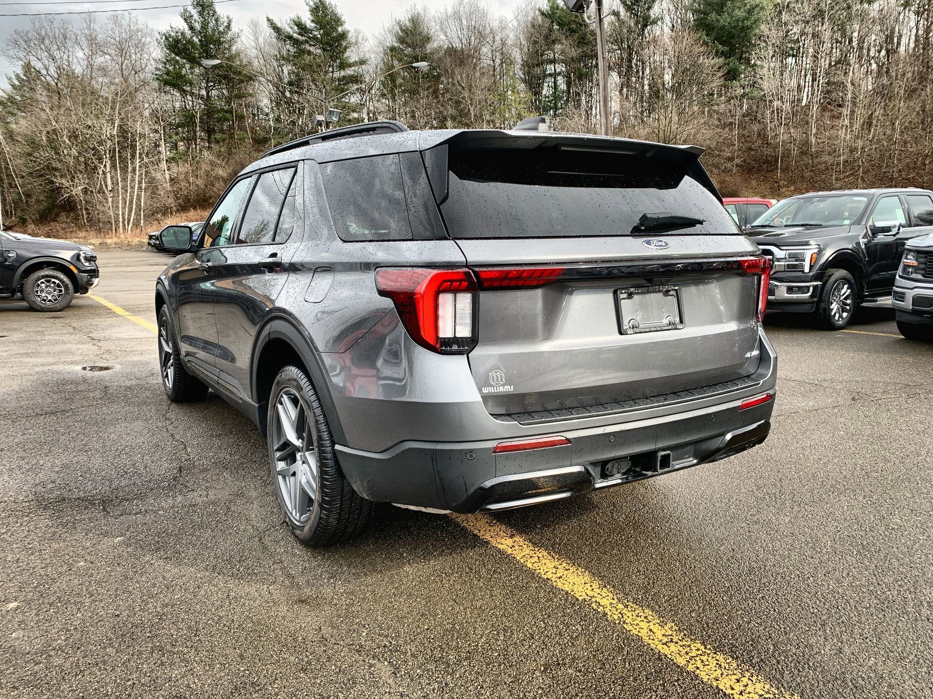 2025 Ford Explorer ST-Line