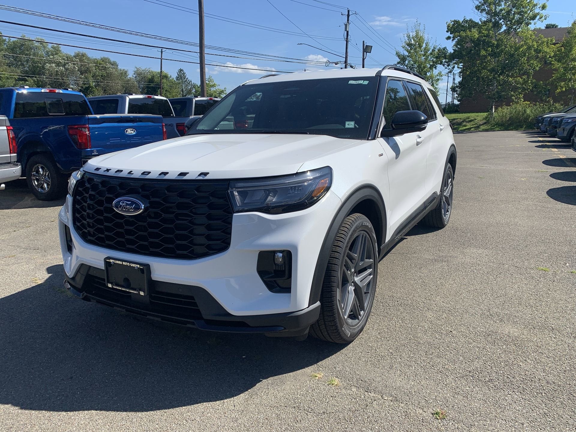 2025 Ford Explorer ST-Line