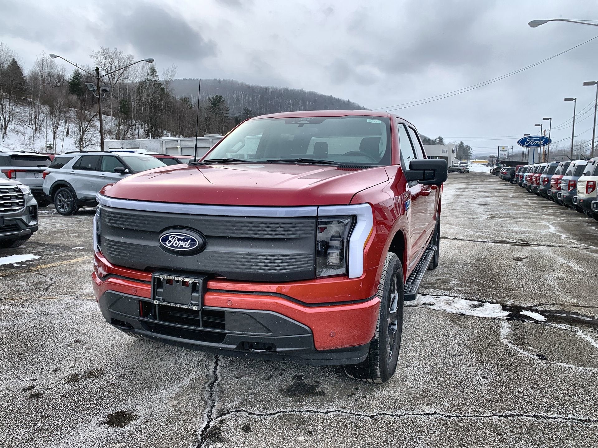 2025 Ford F-150 Lightning Flash