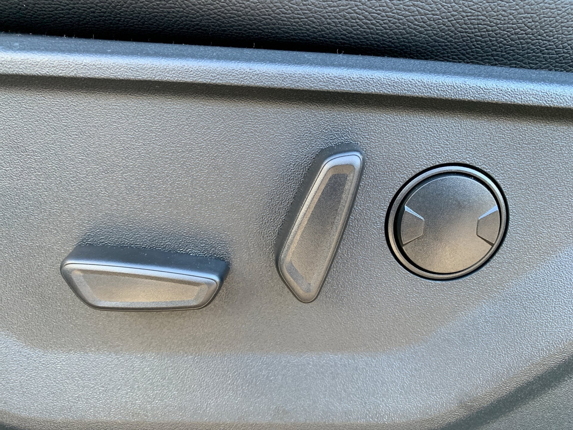 2027 Ford Super Duty F-250 SRW F-250® Lariat®