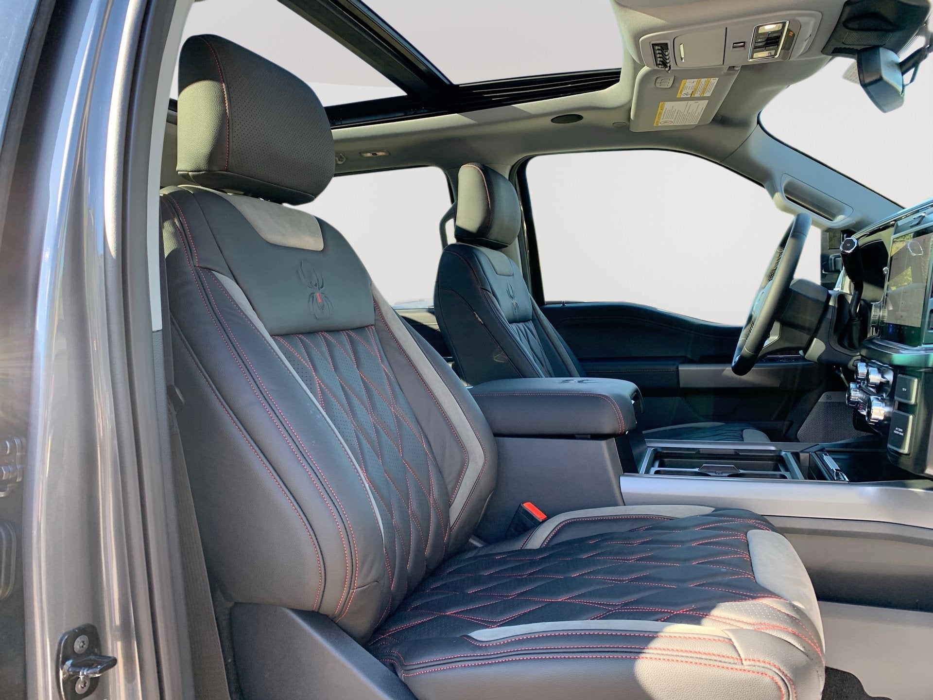 2027 Ford Super Duty F-250 SRW F-250® Lariat®