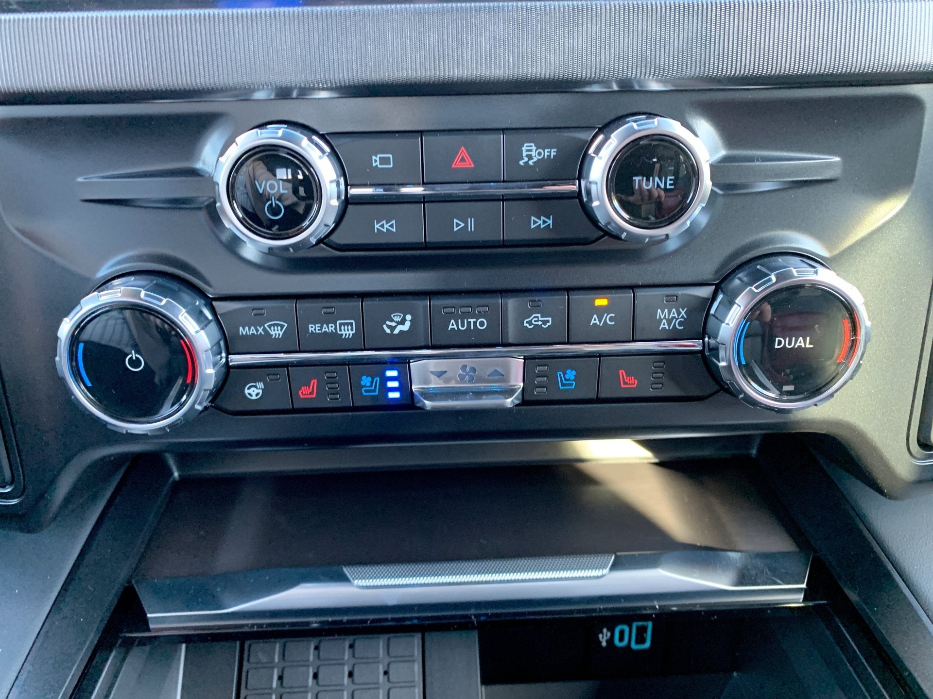 2027 Ford Super Duty F-250 SRW Platinum