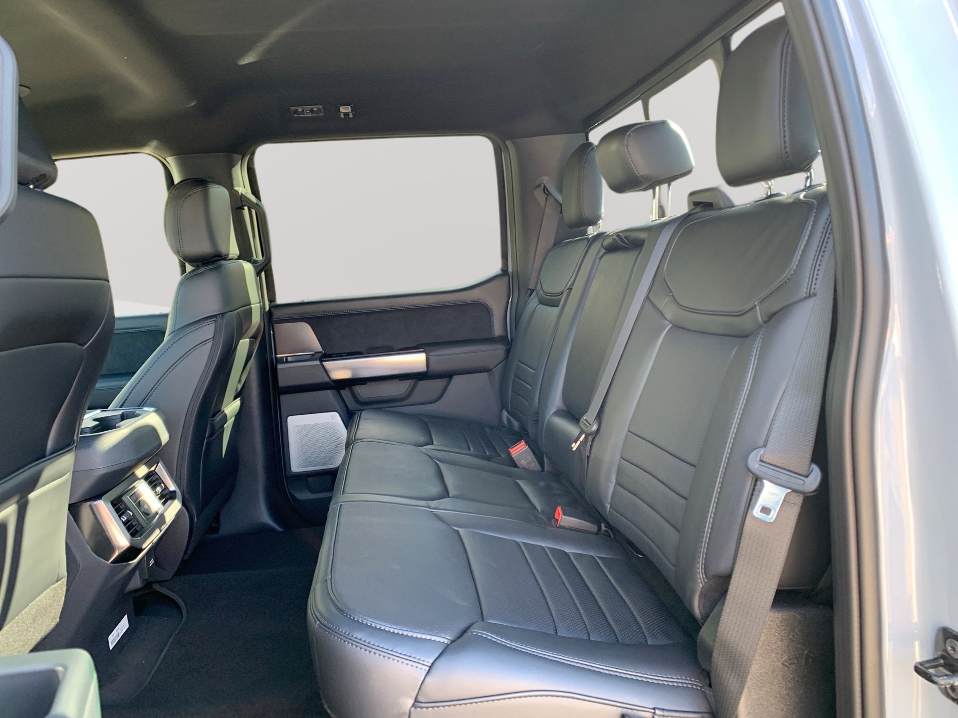 2027 Ford Super Duty F-250 SRW Platinum