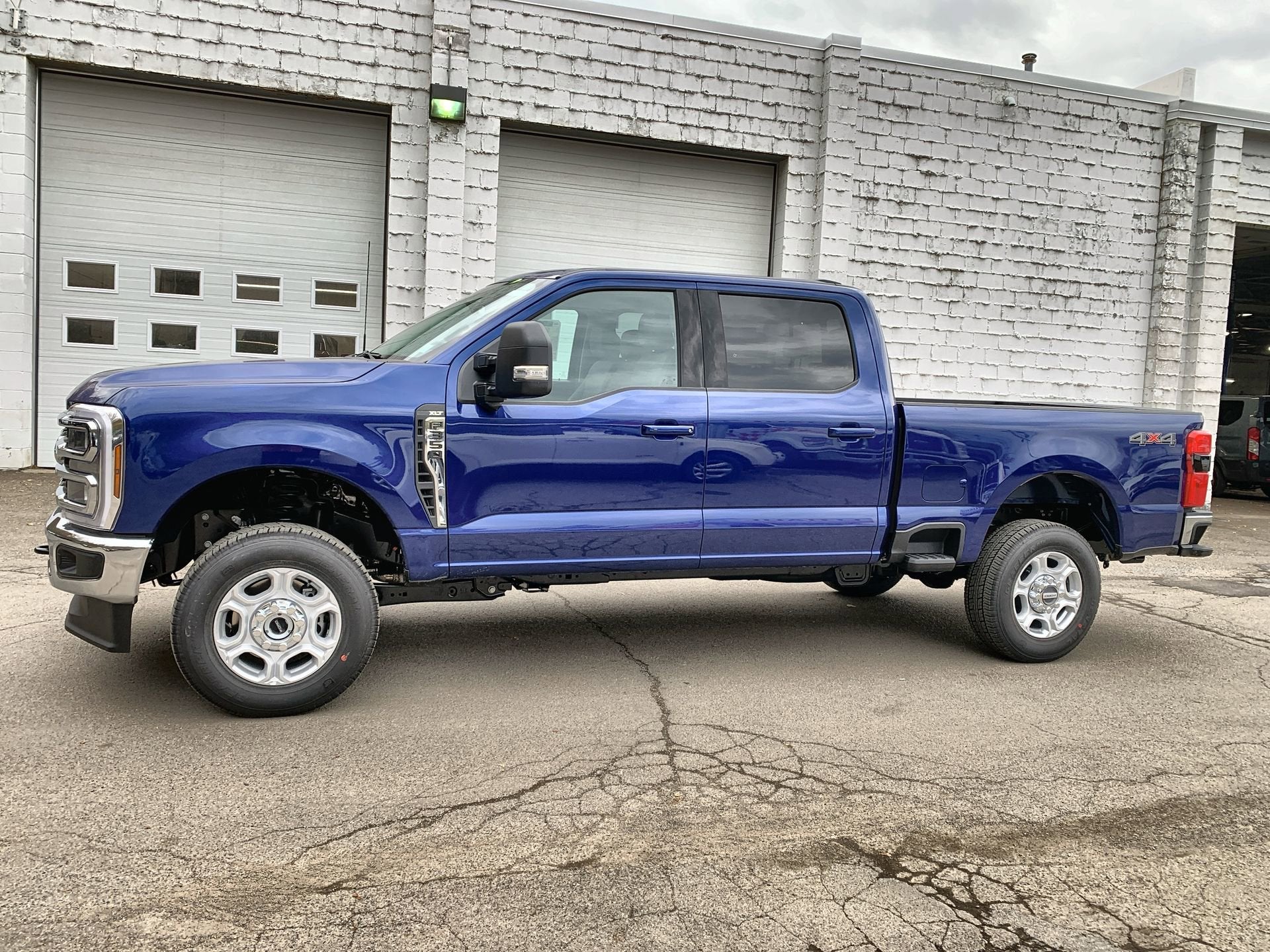 2026 Ford Super Duty F-350 SRW XLT