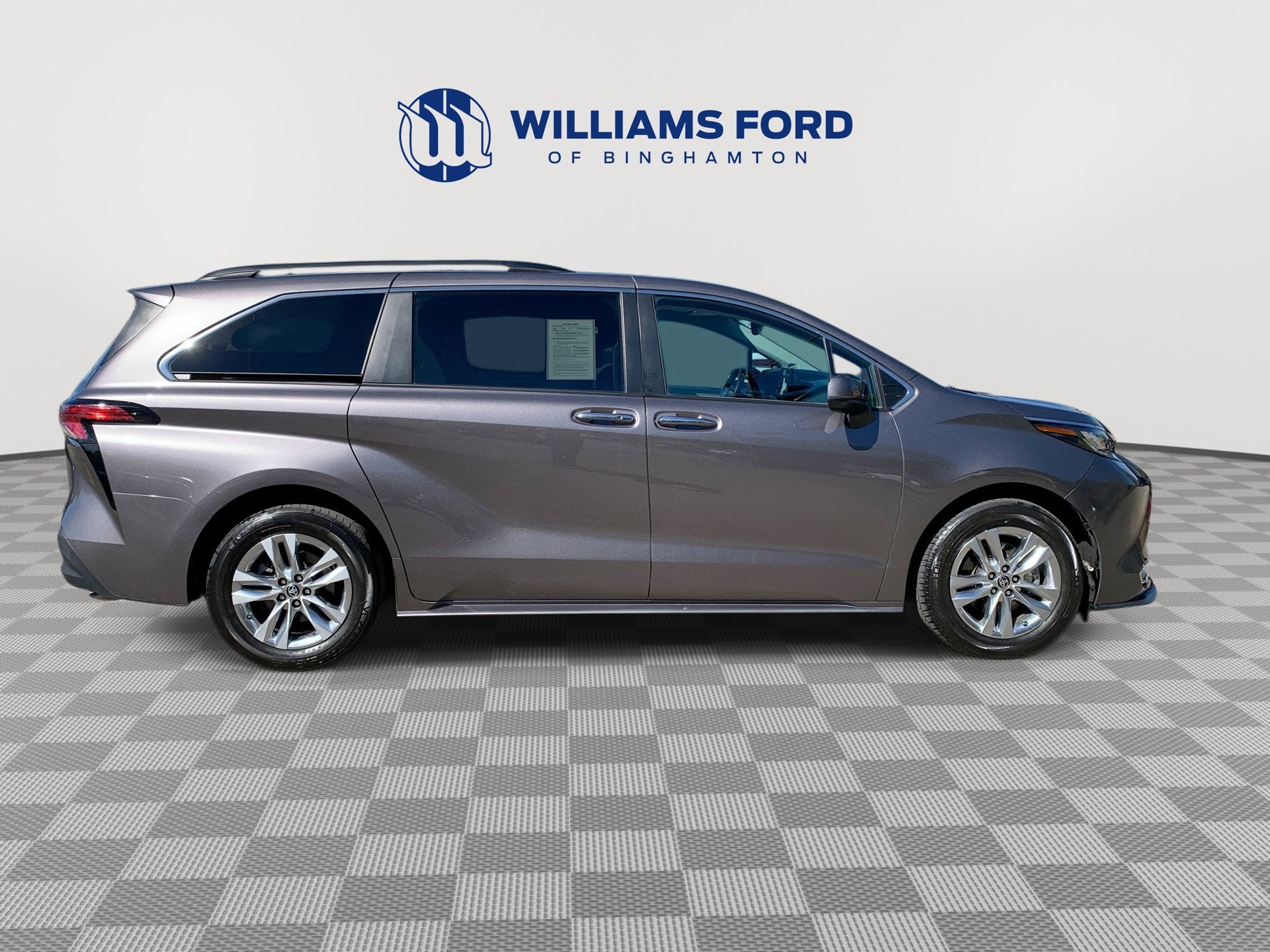 2022 Toyota Sienna XLE