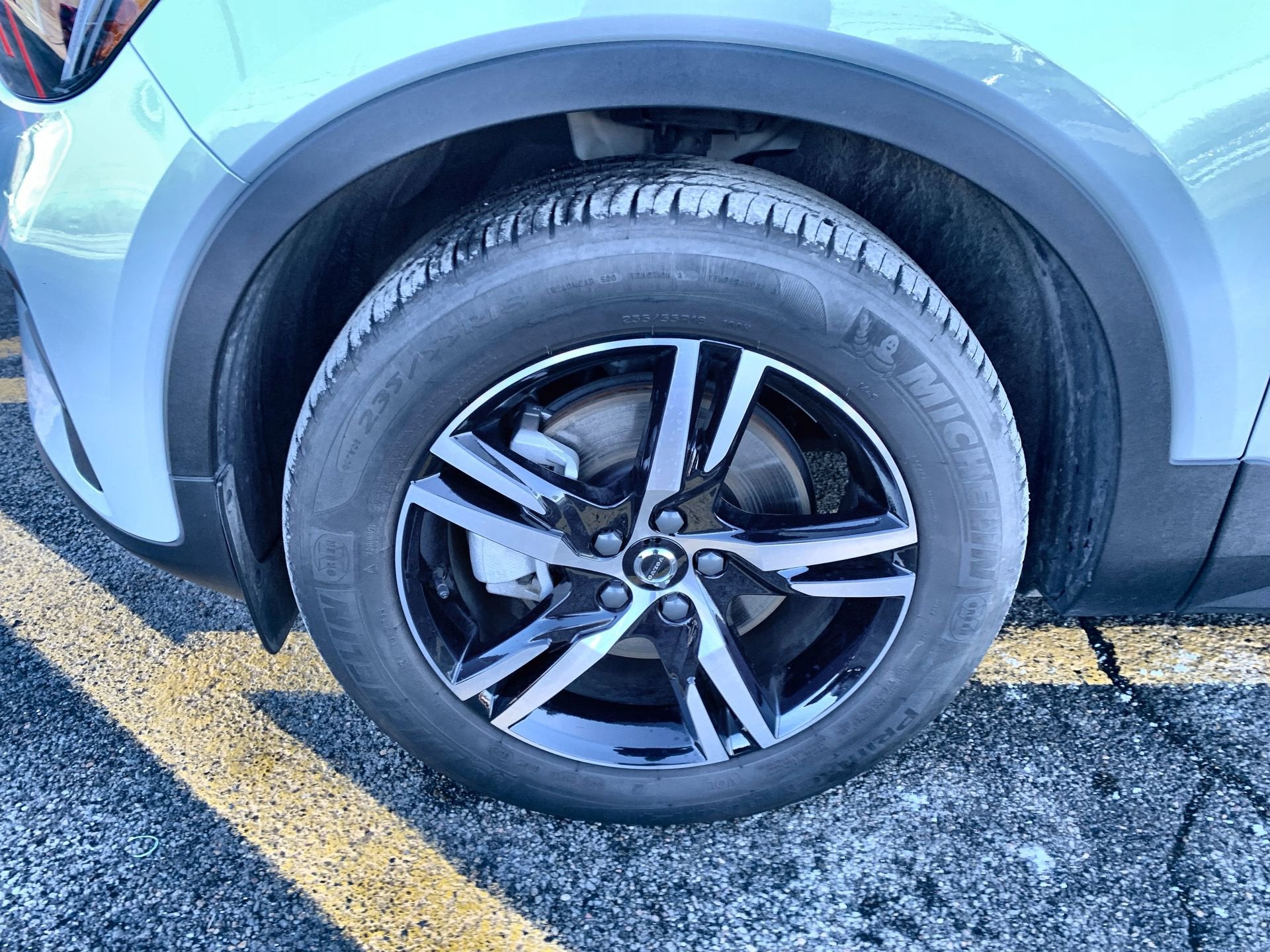 2025 Volvo XC40 Core Bright Theme