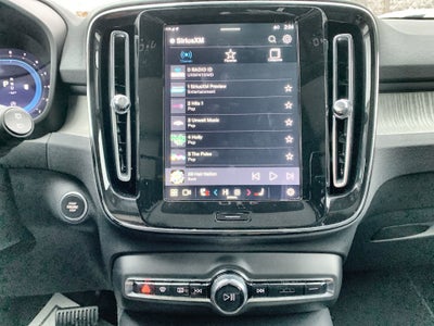 2025 Volvo XC40 Core Bright Theme