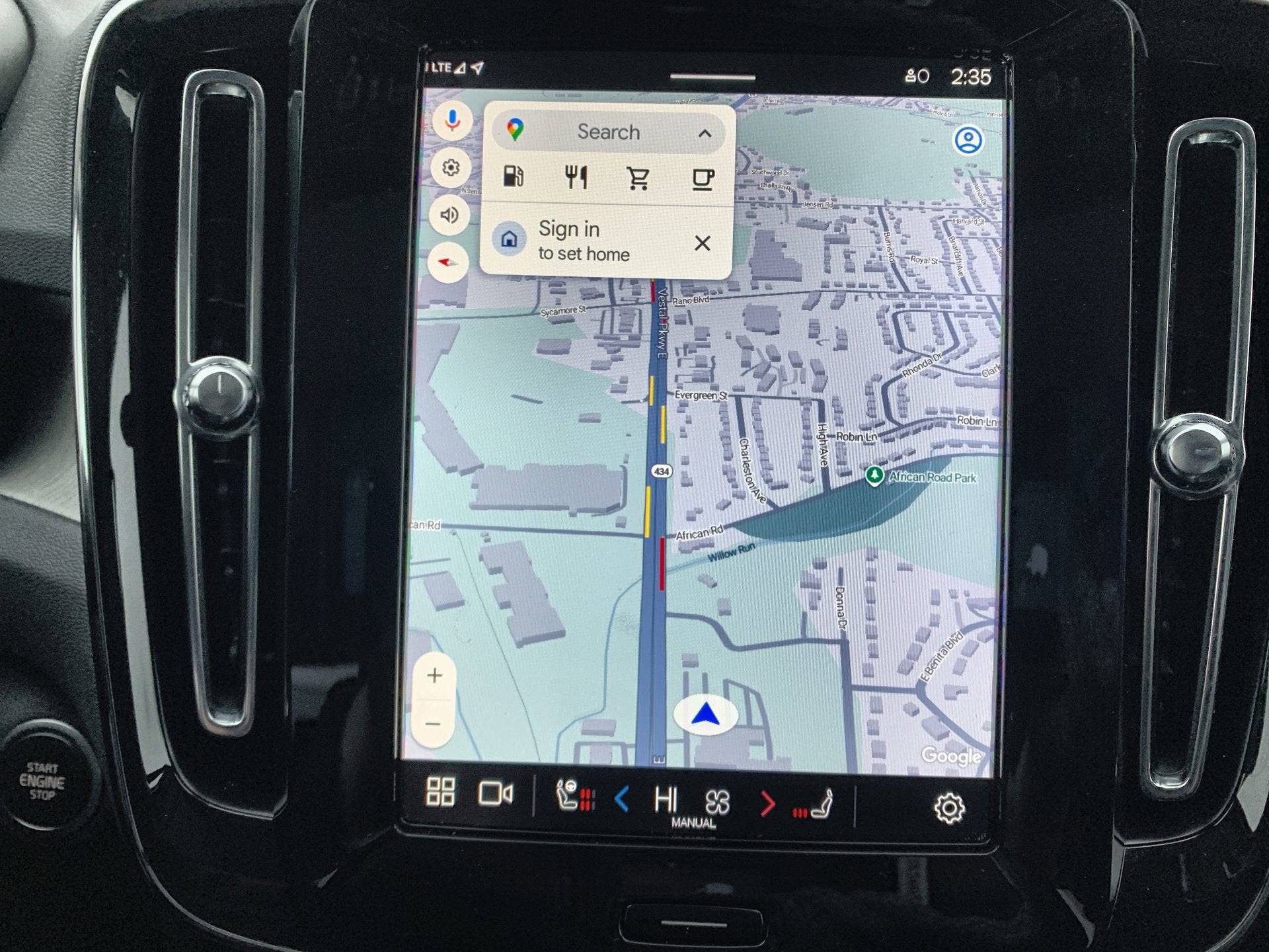 2025 Volvo XC40 Core Bright Theme